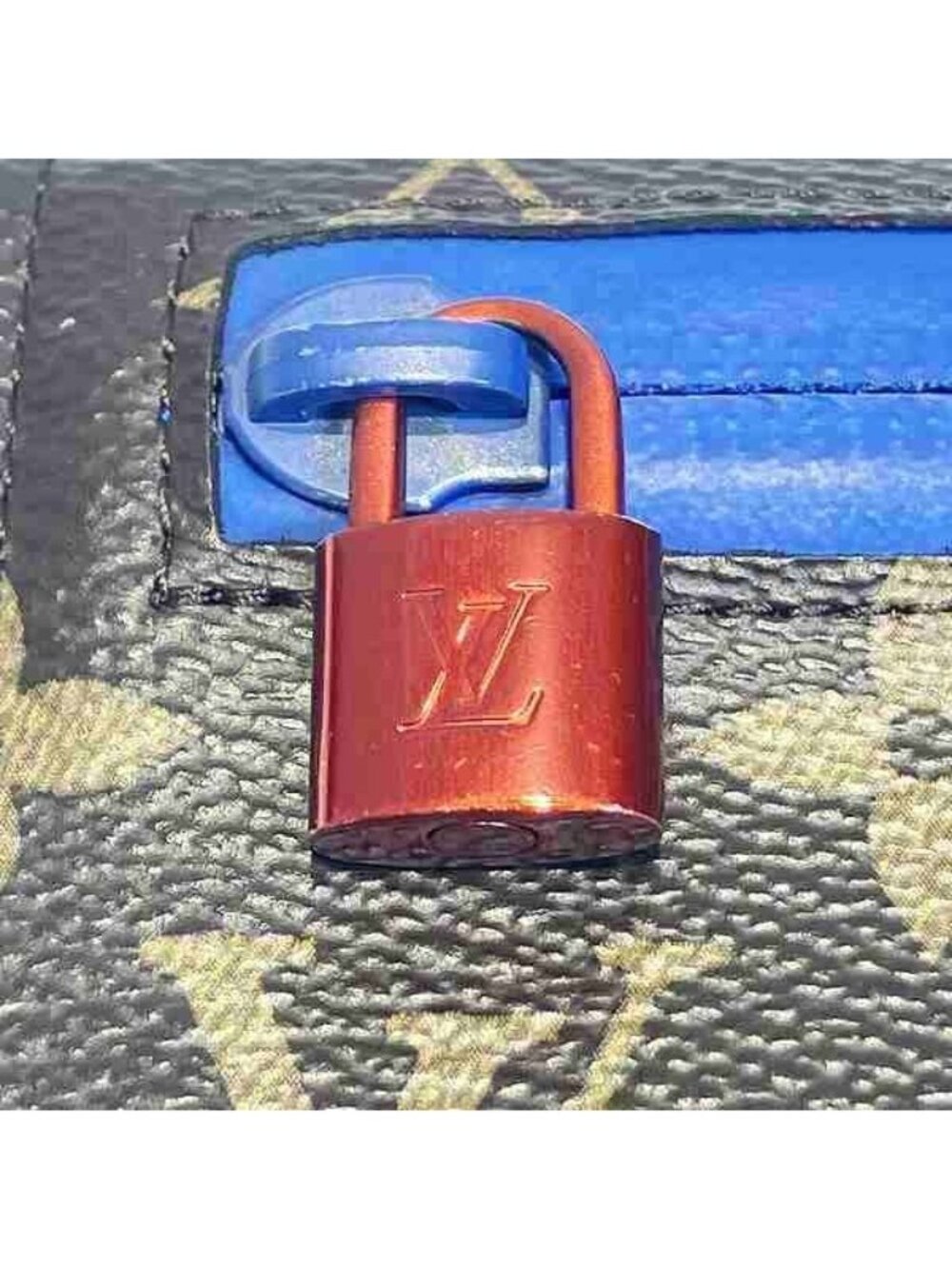 Louis Vuitton Monogram Pacific Ribbon Pouch - Picture 8 of 9